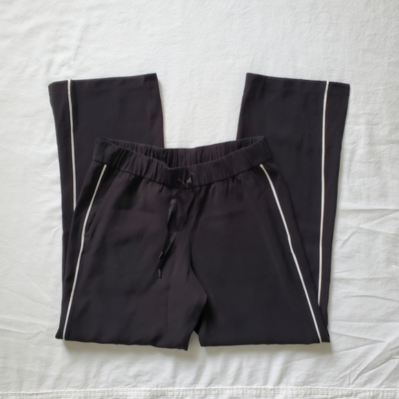 🍋Like New Lululemon On The Right Track Pant - Picture 8 of 15